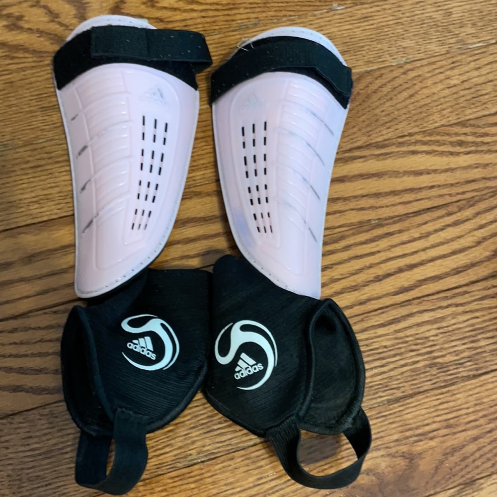 Adidas predator club pink shin guards size youth S